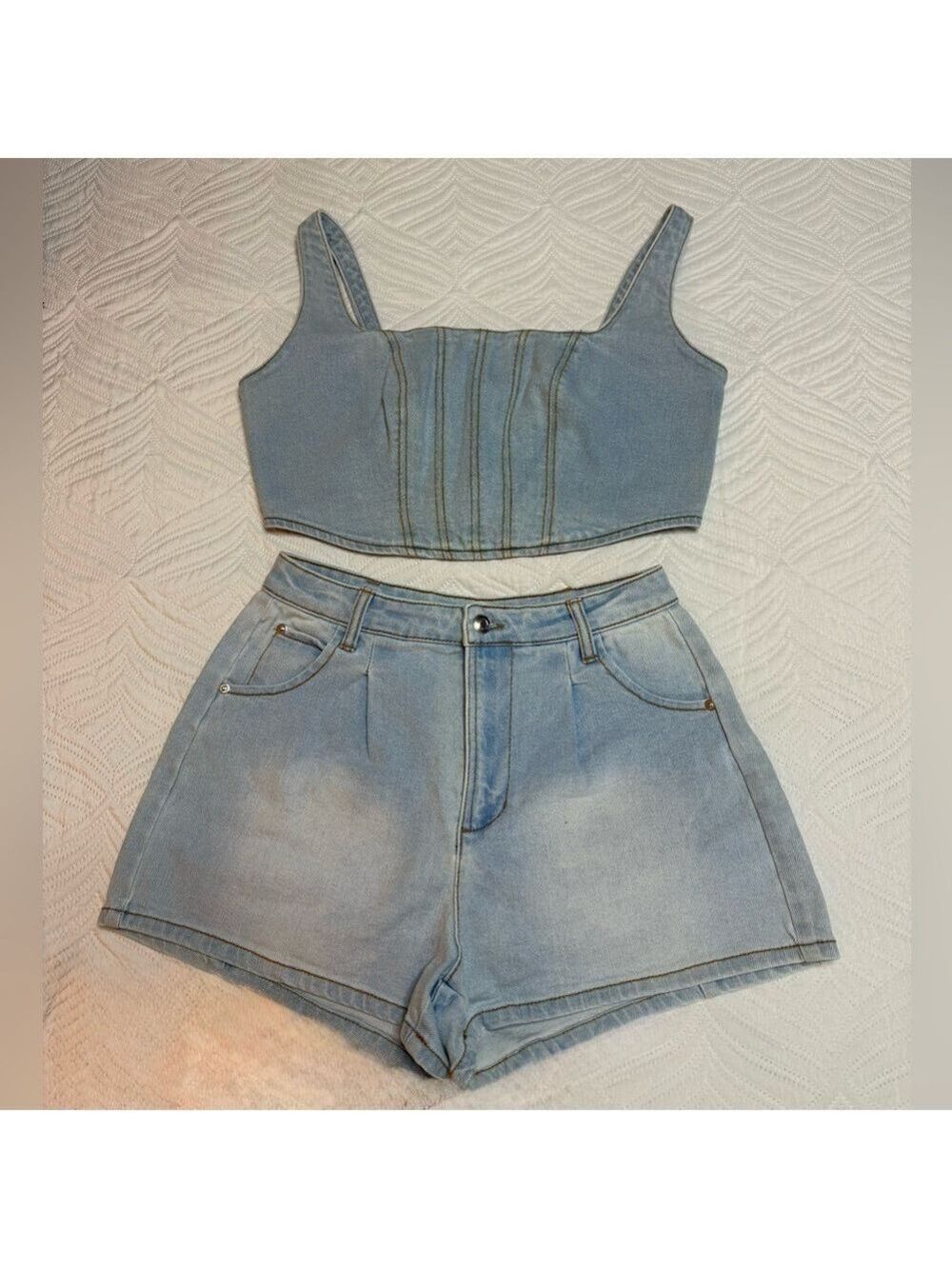 G.B. Women’s Stretch Light Blue Stonewashed Denim Short/Top Set. Size 7